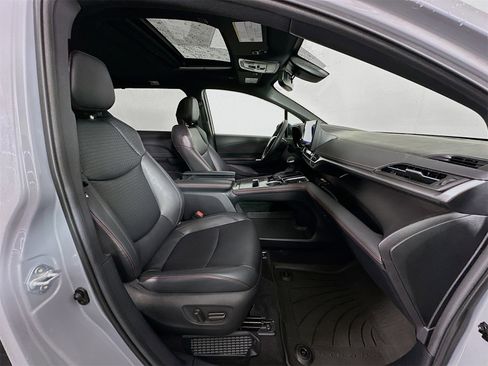 Certified 2025 Toyota Sienna XSE image 30