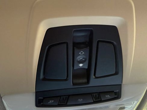 Used 2013 BMW 320i Sedan RWD image 23