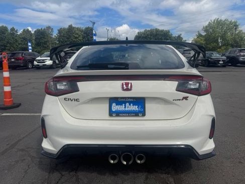 Used 2025 Honda Civic Type R image 3