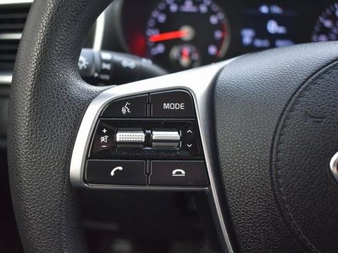 Used 2020 Kia Sorento LX image 19