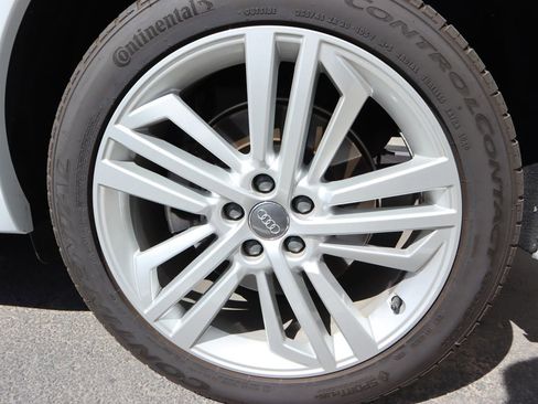 Used 2019 Audi Q5 2.0T Premium Plus w/ Premium Plus Package AWD/4WD image 14