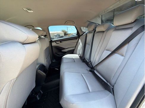 Used 2018 Honda Accord Hybrid image 11