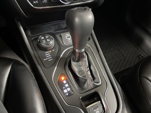 Used 2020 Jeep Cherokee Trailhawk w/ Comfort/Convenience Group image 26