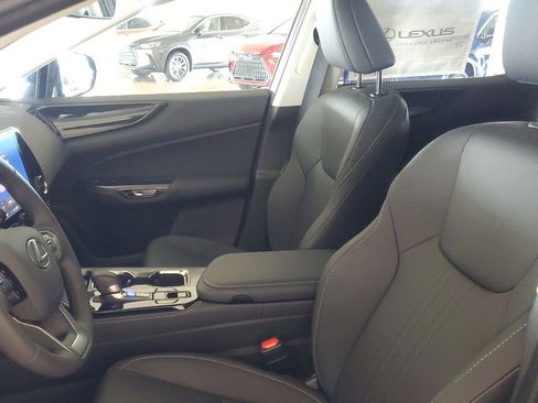 Used 2025 Lexus NX 250 NX 250 image 11