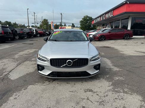 Used 2022 Volvo S60 B5 Momentum FWD image 8