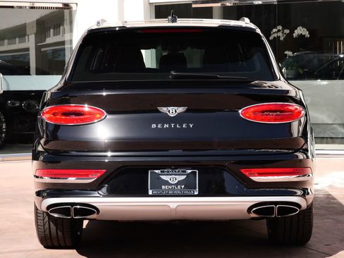 Used 2023 Bentley Bentayga Extended Wheelbase AWD/4WD image 7