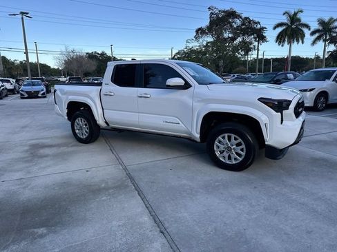 Used 2024 Toyota Tacoma SR5 RWD image 15