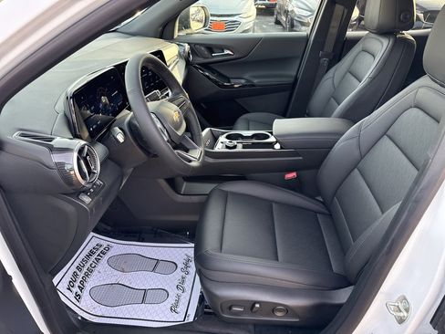 New 2026 Chevrolet Equinox LT w/ Convenience Package II image 7