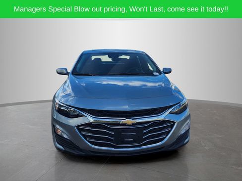 Used 2024 Chevrolet Malibu LT FWD image 2