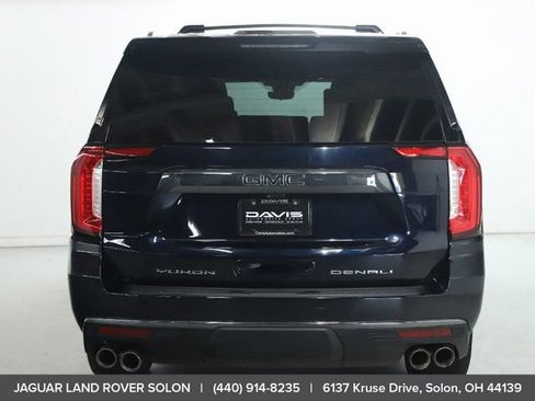 Used 2023 GMC Yukon XL Denali Ultimate AWD/4WD image 7