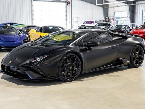 Used 2023 Lamborghini Huracan Tecnica RWD image 2