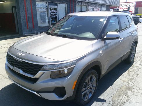 Used 2022 Kia Seltos LX AWD/4WD image 14