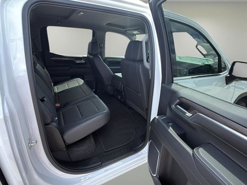 Used 2025 GMC Sierra 1500 SLT image 15