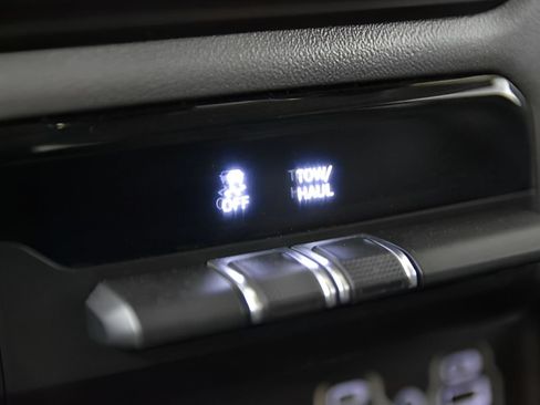 Used 2019 RAM 1500 Big Horn RWD image 29