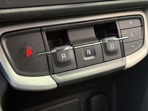 Used 2023 GMC Terrain SLE w/ Driver Convenience Package image 23