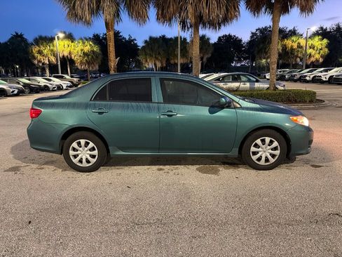 Used 2010 Toyota Corolla LE w/ LE EVP Pkg #1 FWD image 4