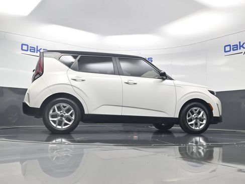 Certified 2024 Kia Soul S FWD image 43