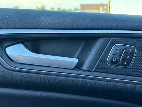 Used 2019 Ford Edge Titanium w/ Equipment Group 301A FWD image 7