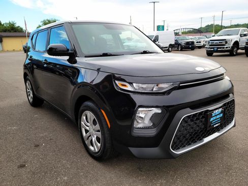 Used 2020 Kia Soul LX FWD image 3