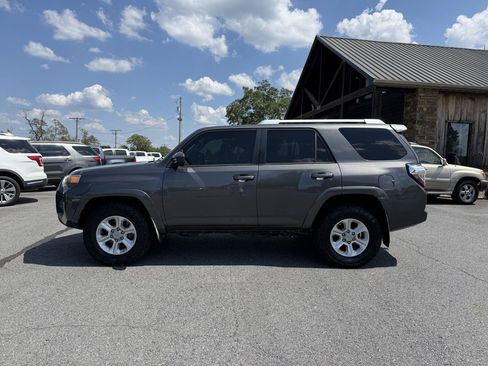 Used 2014 Toyota 4Runner SR5 RWD image 3