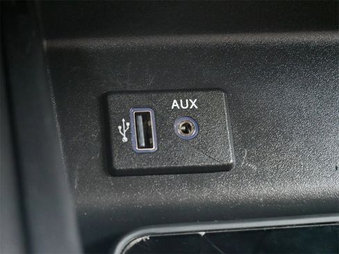 Used 2018 Nissan Altima 2.5 SV image 21