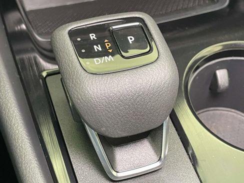 Used 2025 Nissan Rogue SV AWD/4WD image 31