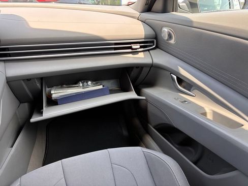 Used 2025 Hyundai Elantra Hybrid FWD image 36