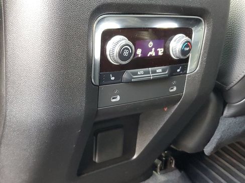 Used 2021 GMC Yukon Denali AWD/4WD image 13