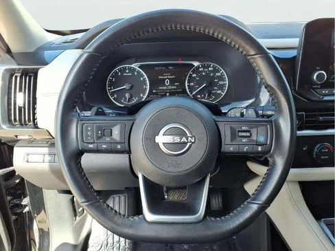 Certified 2024 Nissan Pathfinder SV FWD image 18