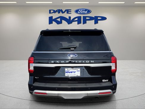 Used 2022 Ford Expedition XLT AWD/4WD image 6