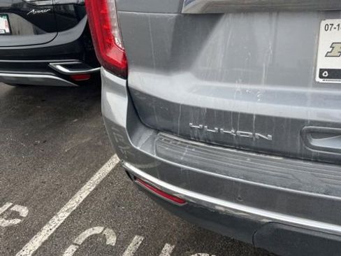 Used 2022 GMC Yukon SLT w/ SLT Premium Package image 10