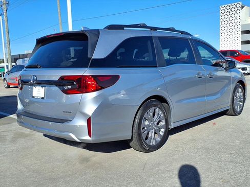 Certified 2025 Honda Odyssey Touring image 22
