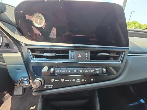 Used 2024 Lexus ES 350 w/ Accessory Package (Z1) FWD image 28