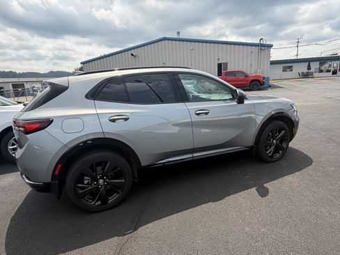 Used 2023 Buick Envision Essence w/ Sport Touring Package AWD/4WD image 4