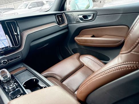 Used 2022 Volvo XC60 B5 Inscription w/ Advanced Package image 26