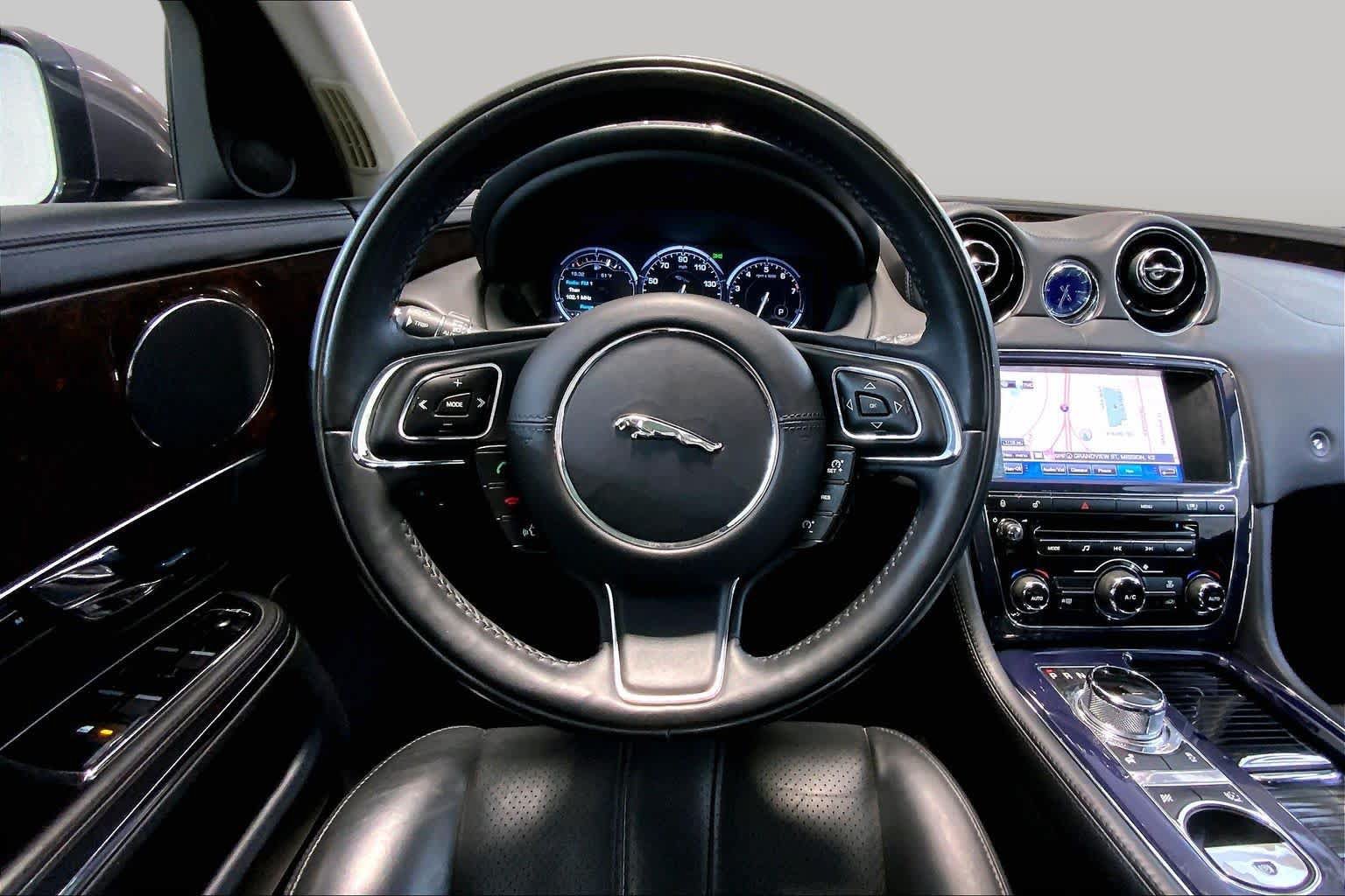 Used 2011 Jaguar XJ RWD image 5