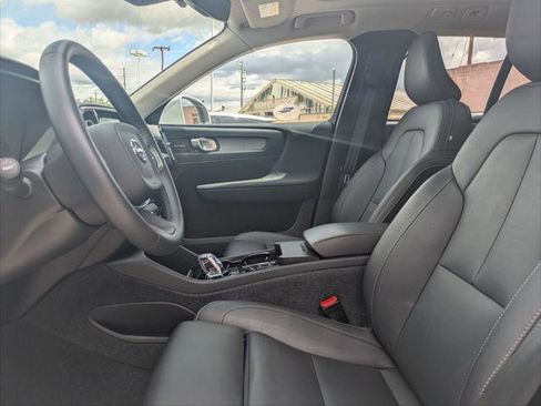 Used 2024 Volvo XC40 B5 Plus w/ Protection Package Premier AWD/4WD image 20
