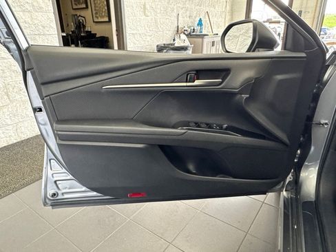 Used 2025 Toyota Camry SE w/ Convenience Package FWD image 34