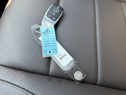 Certified 2022 Mercedes-Benz GLE 350 4MATIC w/ AMG Line Exterior image 38