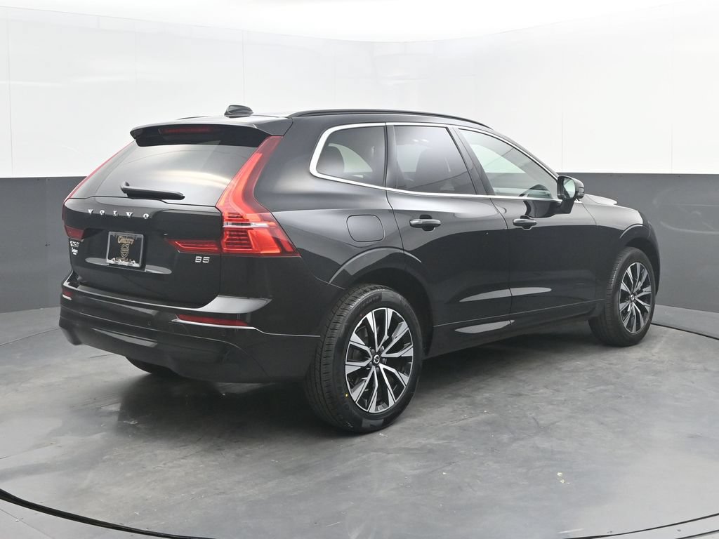 Used 2023 Volvo XC60 B5 Core w/ Climate Package FWD image 7