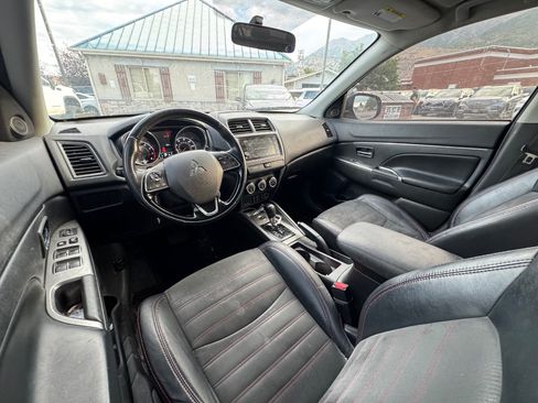 Used 2018 Mitsubishi Outlander Sport SE AWD/4WD image 17