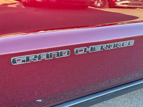 Used 2020 Jeep Grand Cherokee Limited image 13