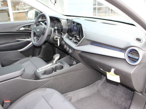 New 2026 Chevrolet Trax LS image 19