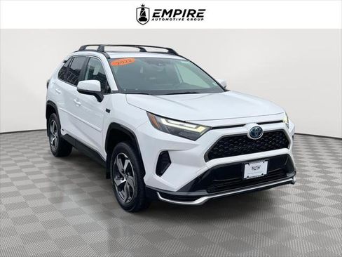 Used 2022 Toyota RAV4 SE image 1