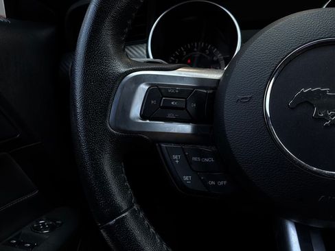 Used 2019 Ford Mustang Coupe RWD image 28