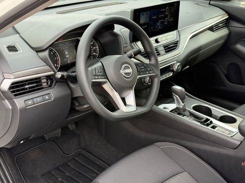 New 2025 Nissan Altima 2.5 SV w/ SV Special Edition Package image 3