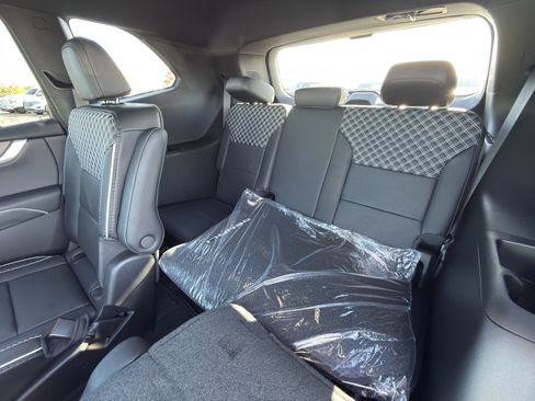 New 2026 GMC Acadia Denali w/ Super Cruise Package image 14