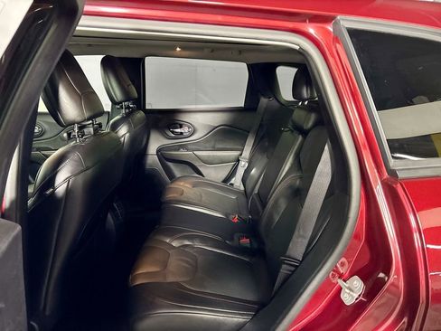 Used 2020 Jeep Cherokee Trailhawk image 21