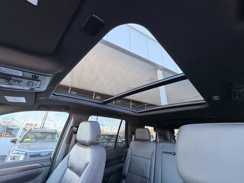 Used 2022 Chevrolet Tahoe LT w/ Luxury Package image 30