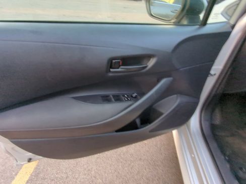 Used 2025 Toyota Corolla LE FWD image 8